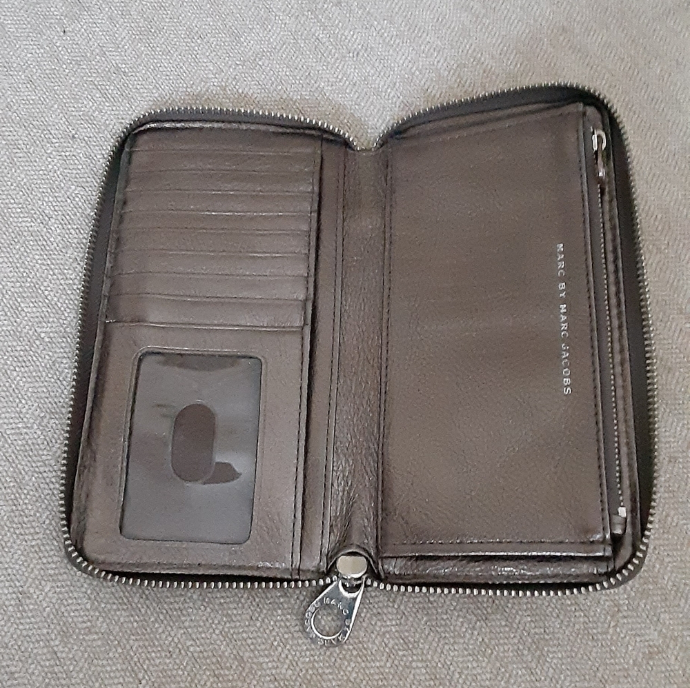 Marc by Marc Jacobs leather zip wallet - Picture 3 of 9